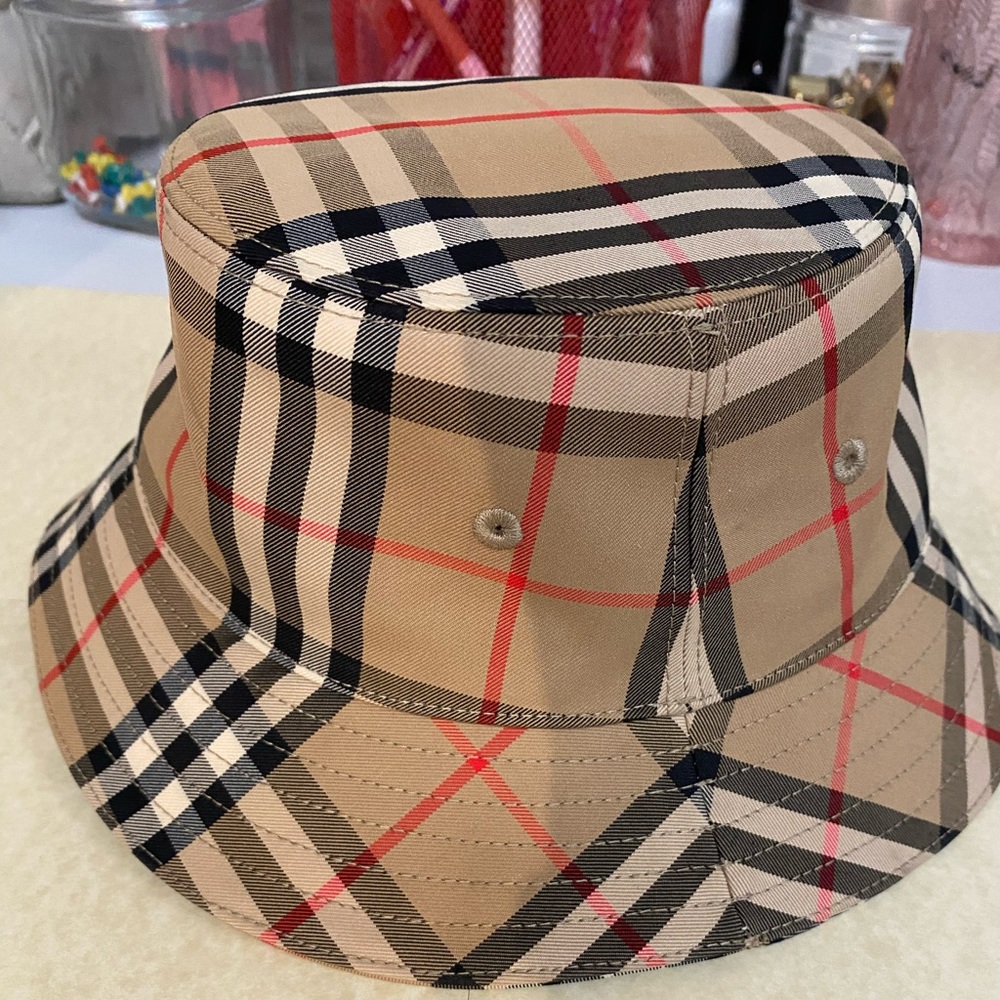 Authentic Children’s Burberry Bucket Hat 2Y-3Y